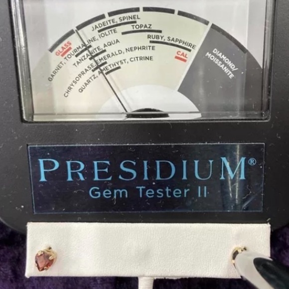 Gemstone earrings - Picture 10 of 14